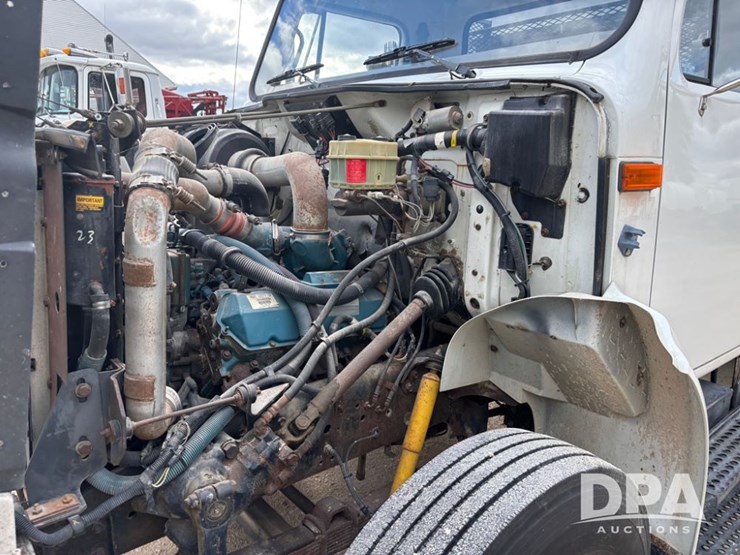 2000-international-4700-image-26