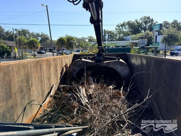 freightliner-m2-106-image-8