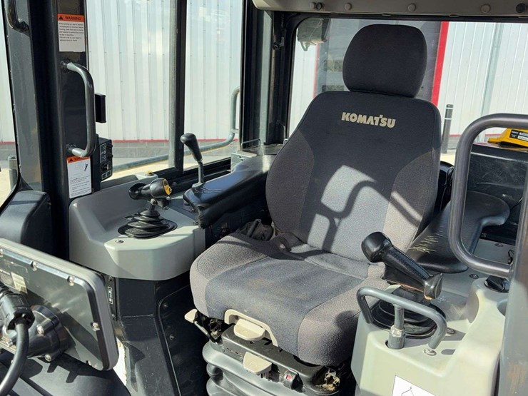 2020-komatsu-d61-image-35