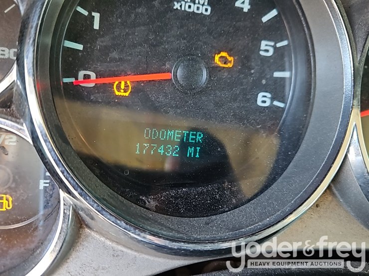 chevrolet-silverado-2500-image-35