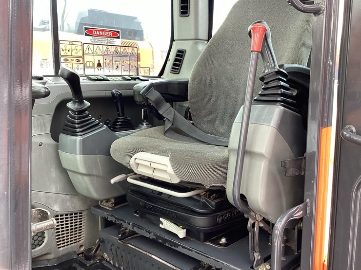 2015-doosan-dx85r-hydraulic-excavator-sn:dhkceaavhe6001366-image-14