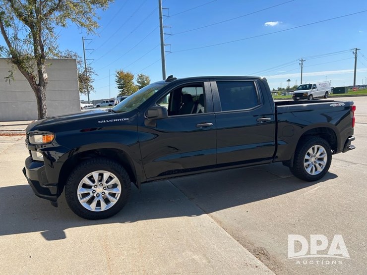 2021-chevrolet-silverado-1500-image-2