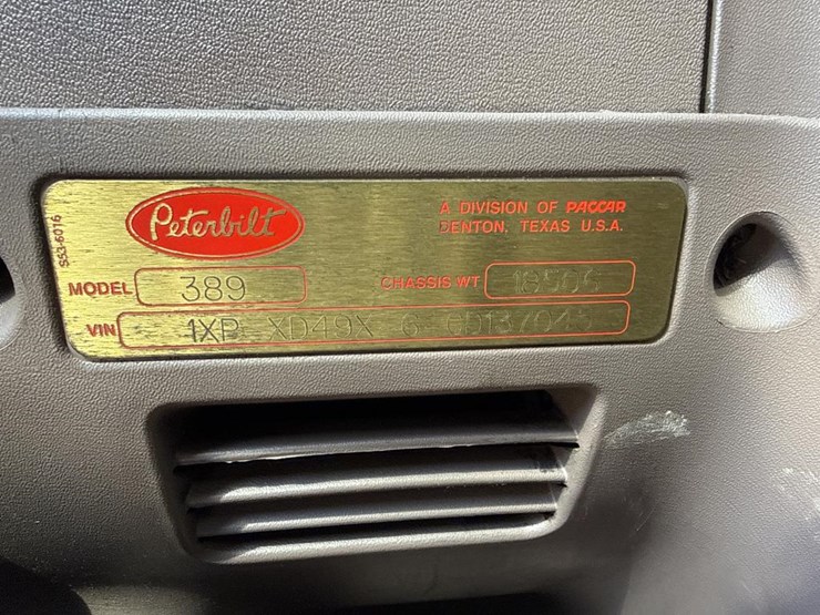 2012-peterbilt-389-image-107