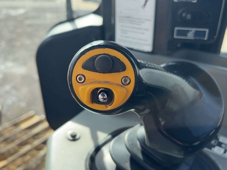 2020-komatsu-d61-image-39