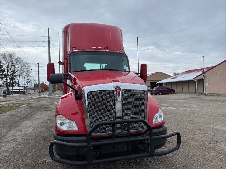 2021-kenworth-t680-image-5
