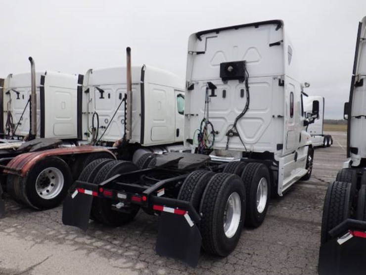 freightliner-cascadia-125-image-8