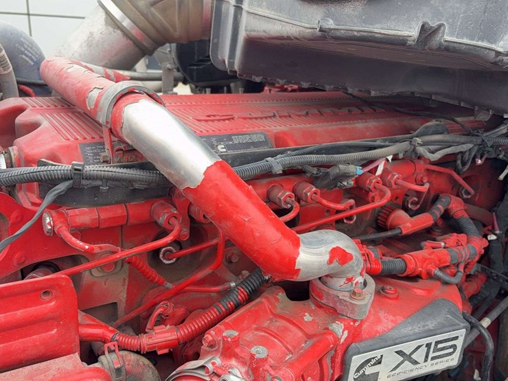 2018-peterbilt-579-image-30