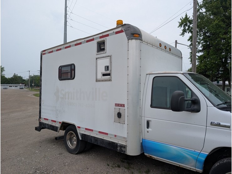 2006-ford-e350-image-4