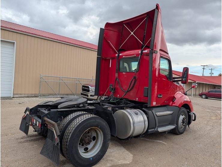 2019-kenworth-t680-image-6
