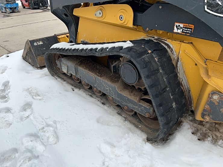 2021-deere-333g-image-19