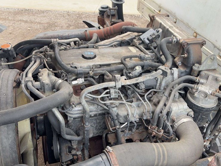 2008-isuzu-npr-image-26