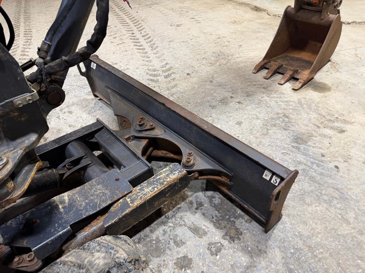 2020-kubota-u35-4-image-27