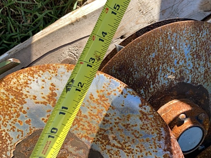 12---jd-dble-fertilizer-discs-for-2x2-image-10