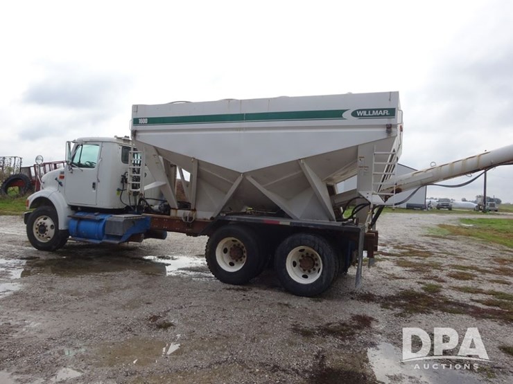 2003-international-8100-image-31