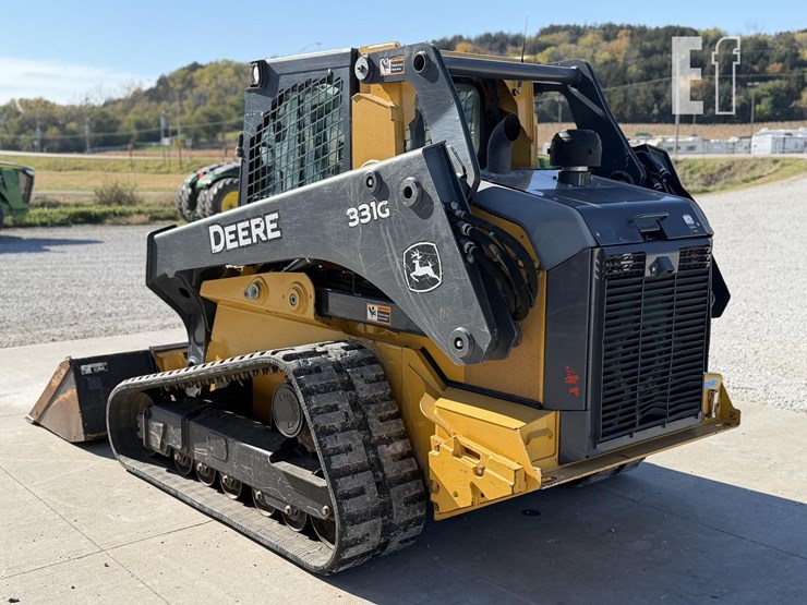 2017-deere-331g-image-10