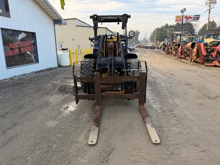 2014-deere-304k-image-8