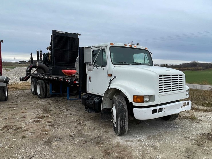 international-4900-image-9