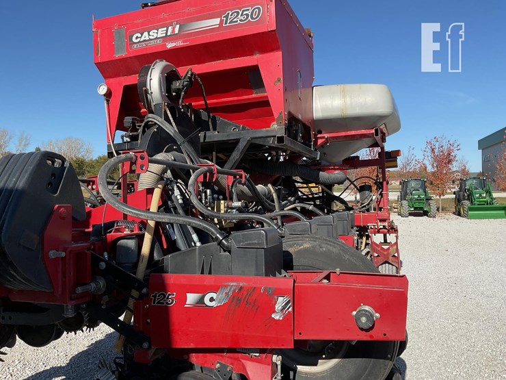 case-ih-1250-image-33
