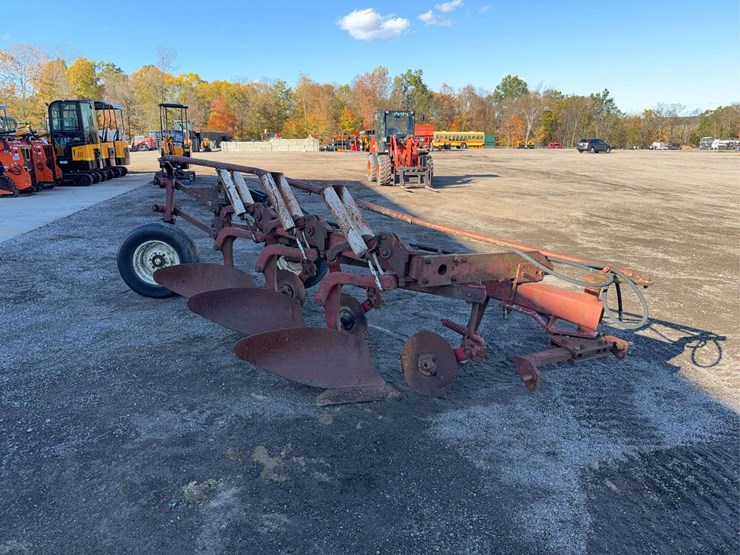 international-3-image-2