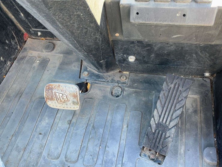 2015-jcb-930-image-30