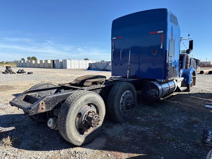 kenworth-w900-image-5