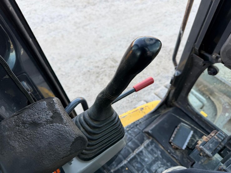 2010-komatsu-pc55mr-3-image-31