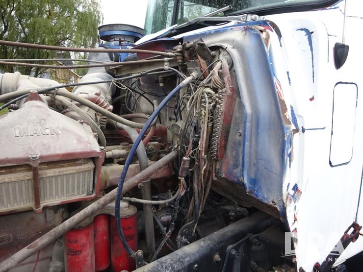 mack-r686st-image-77