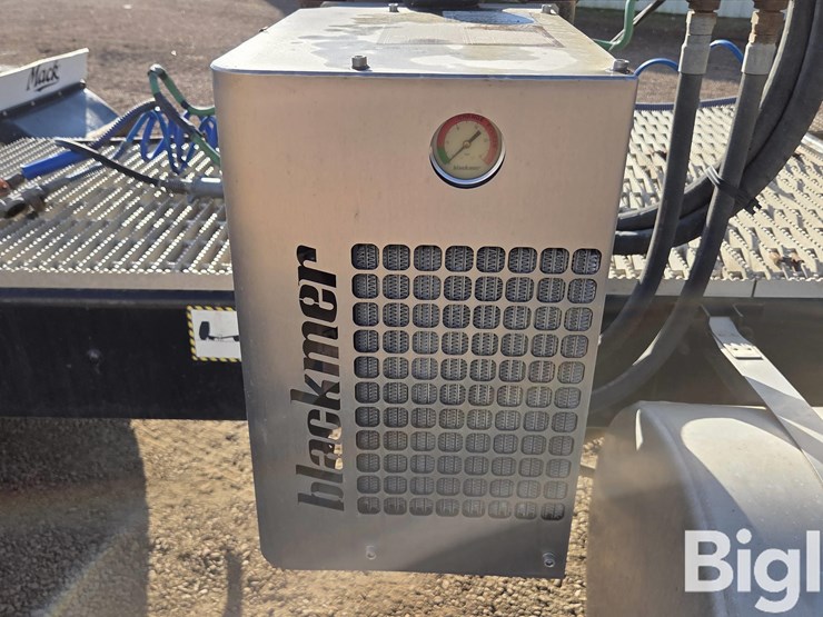 2002-mack-ch613-image-18