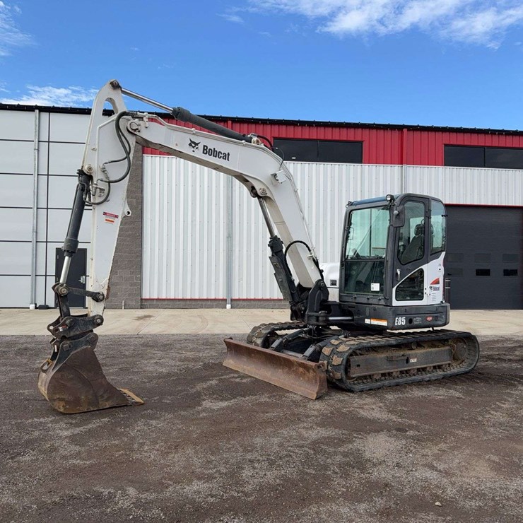 2016 BOBCAT E85