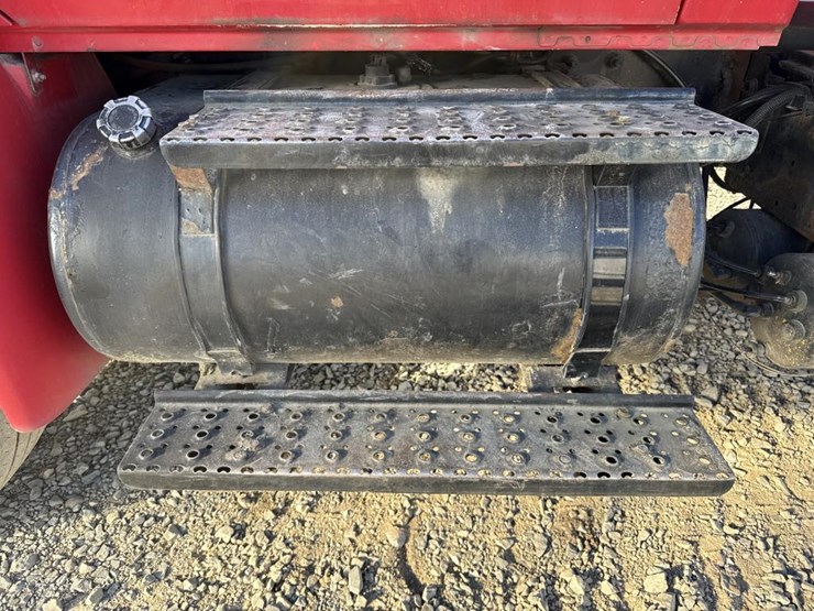 2005-international-durastar-4300-image-14