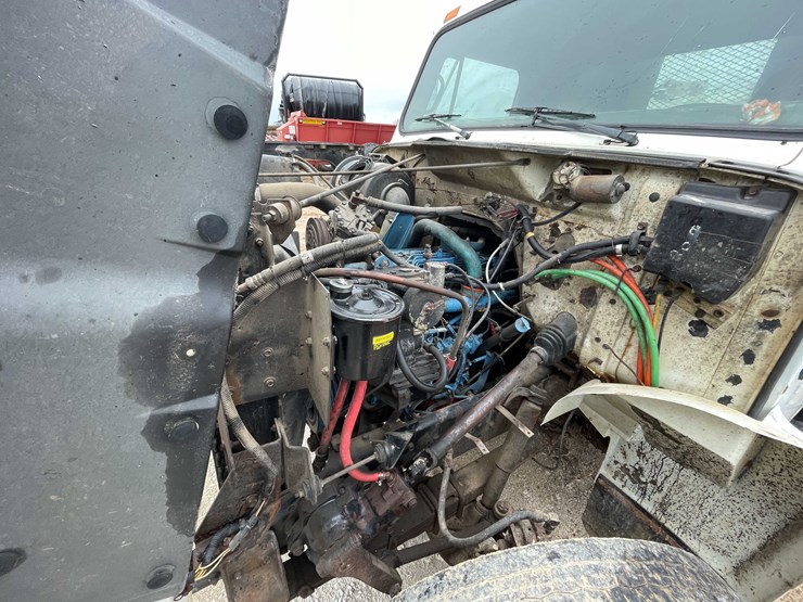 international-4900-image-74