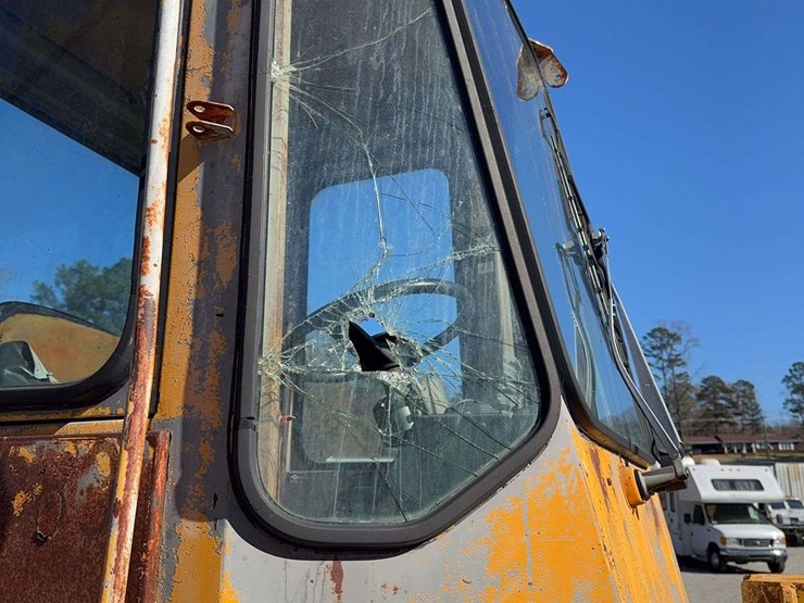 john-deere-444-image-17