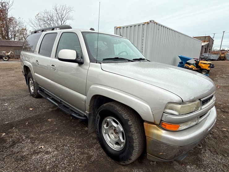 chevrolet-suburban-image-3