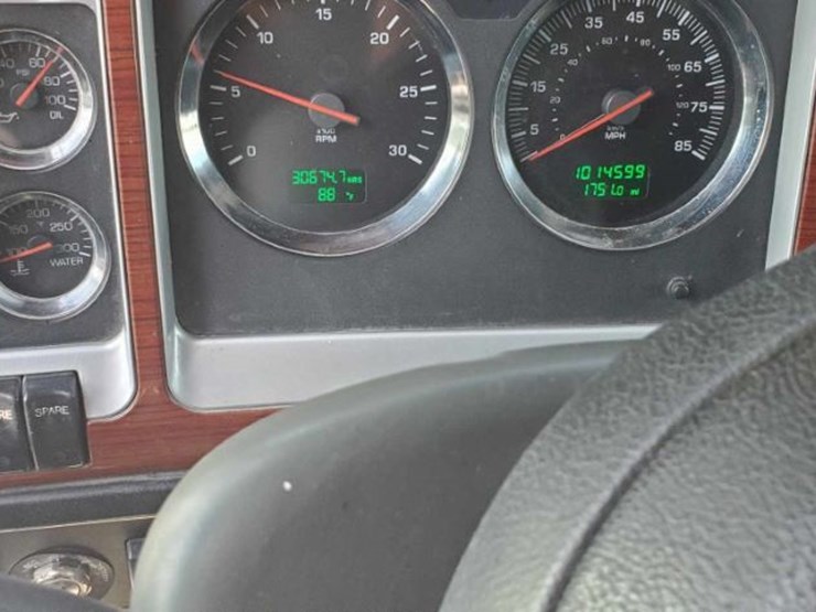 2007-kenworth-t800-image-18