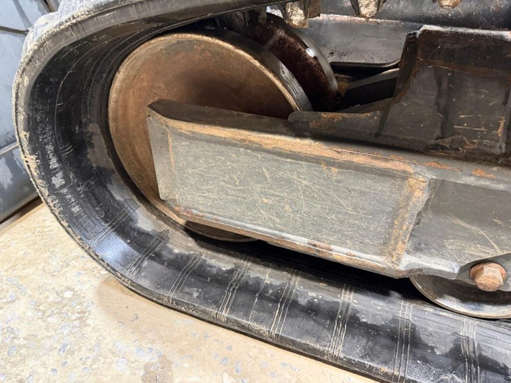 2021-bobcat-t770-image-13