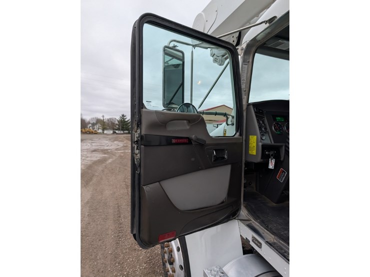 2012-kenworth-t370-image-18