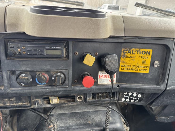 2001-international-4900-image-62