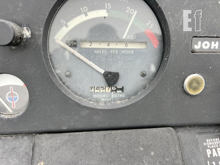 john-deere-3020-image-37