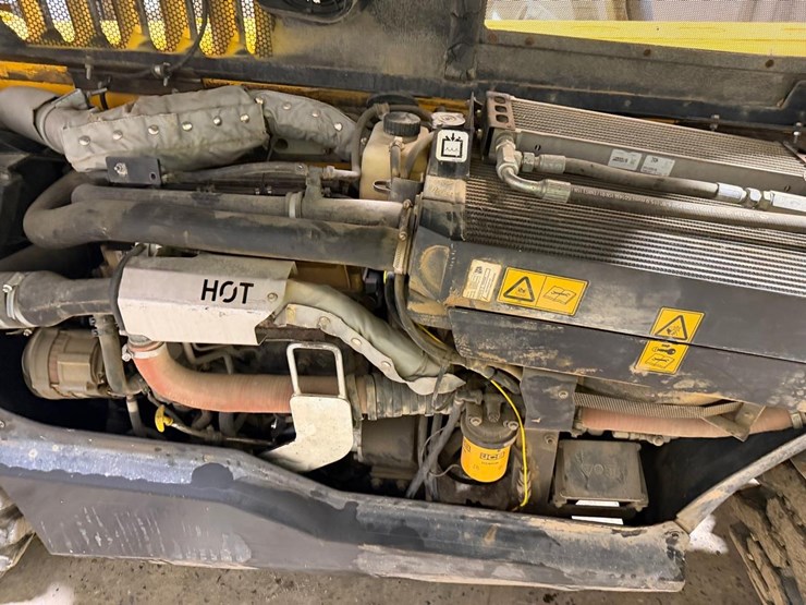 2015-jcb-525-image-15