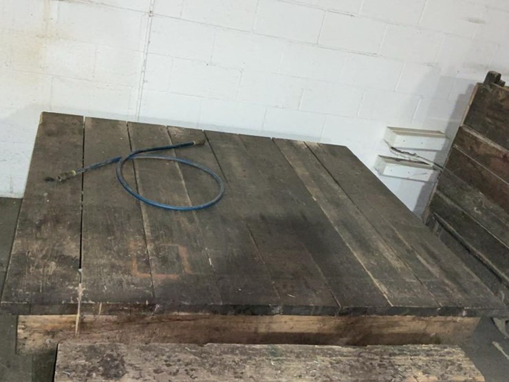 #610-•-11-wooden-tables-image-24