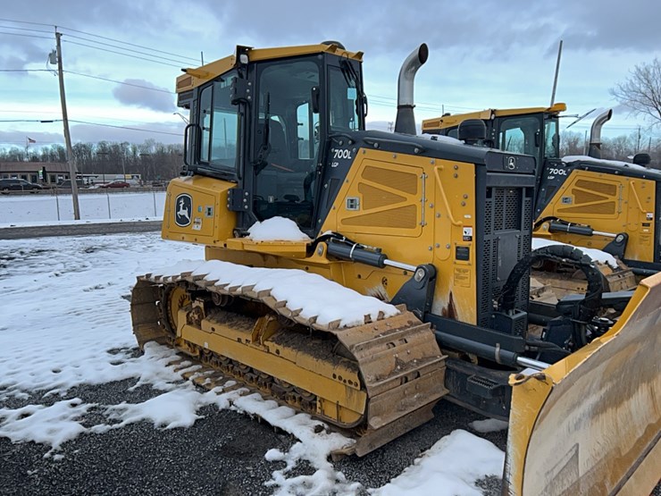 2023-deere-700l-image-3