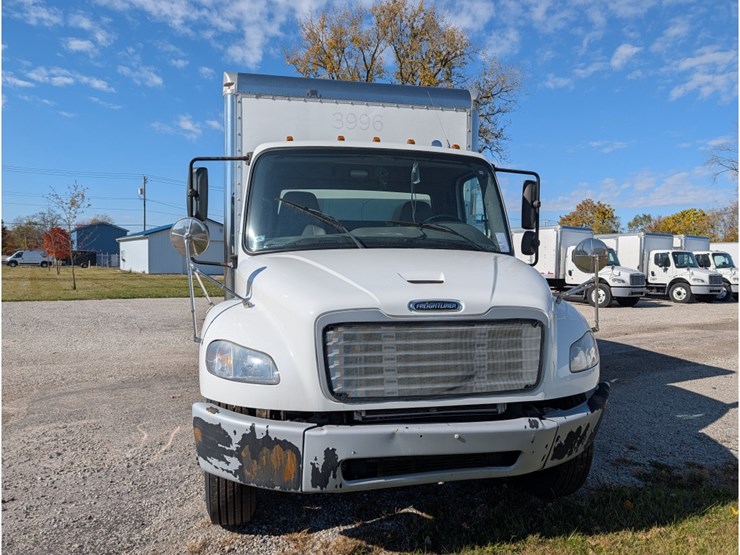 freightliner-m2-106-image-2