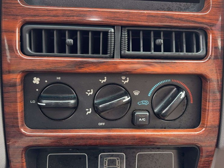 1994-jeep-grand-cherokee-image-26