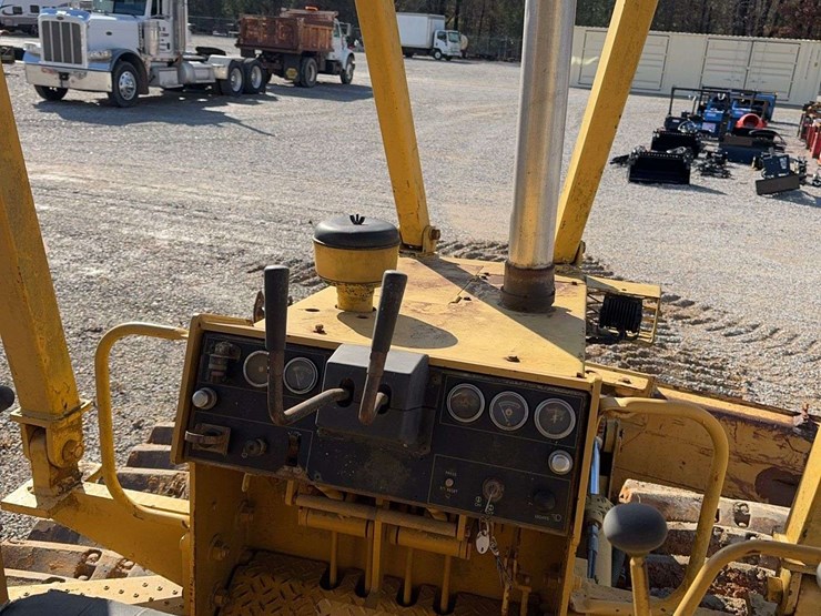 caterpillar-d3c-lgp-image-13