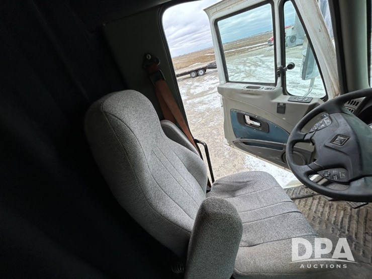 international-prostar-image-89