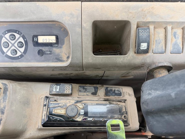 case-cx160b-image-33