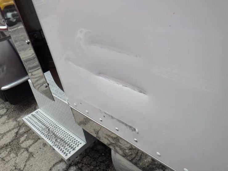 peterbilt-389-image-18