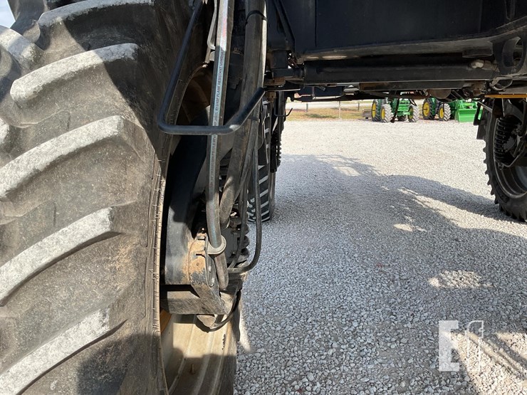 case-ih-patriot-3330-image-10