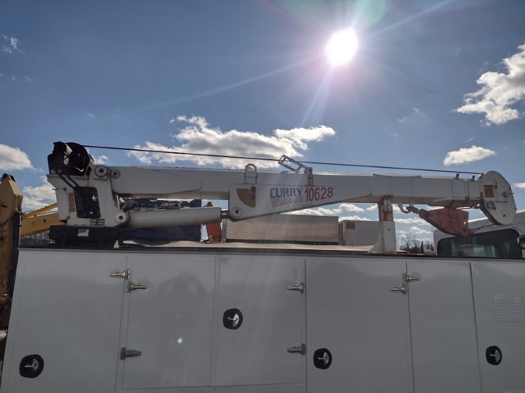 peterbilt-335-image-28