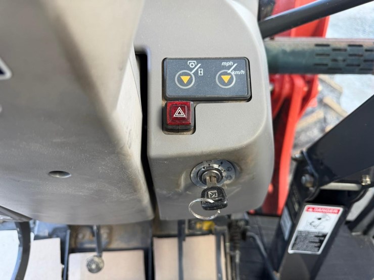 kubota-m108s-image-26